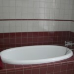 bathtub-red-suite